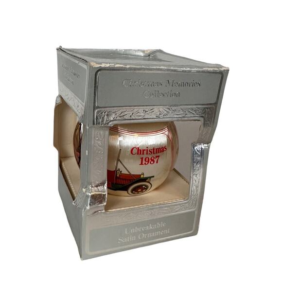 Satin Santa Ornament Unbreakable Vintage Christmas Memories Collection 1987 Box - Picture 6 of 14